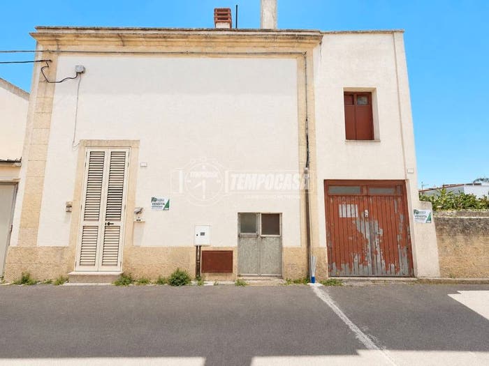 Casa trilocale in vendita in Via Leonardo Da Vinci, Botrugno