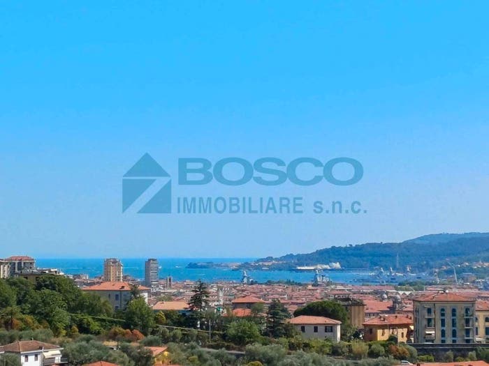 Appartamento trilocale in vendita in Via ABenedicenti, Rebocco La Chiappa, La Spezia