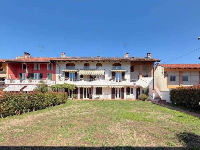 Casa con 6 locali in vendita in Via piave, Carrone, Strambino