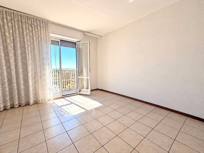 Appartamento trilocale in vendita in Via Dei Salici, Quartiere Olmi, Milano