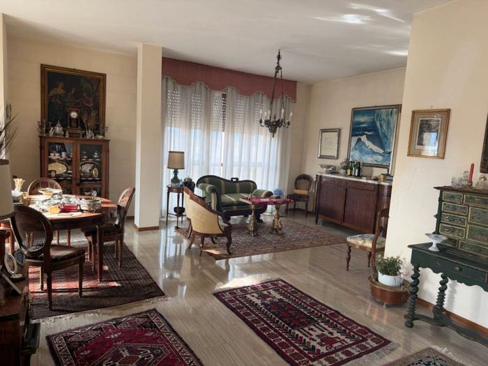 Appartamento con 5 locali in vendita in Via Emilia Ponente, Saffi, Bologna