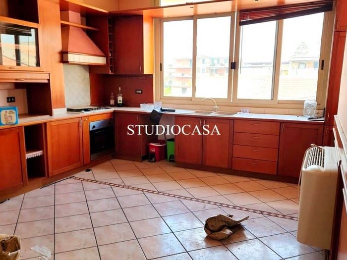 Appartamento quadrilocale in vendita in Via Francesco Petrarca, Centro, Macerata Campania