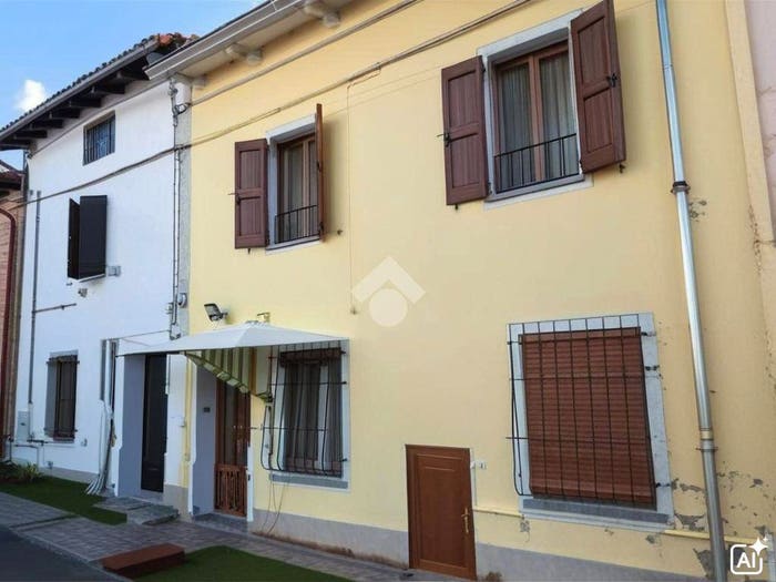 Casa quadrilocale in vendita in Via Marcellina Frondoni, Pieveottoville, Polesine Zibello