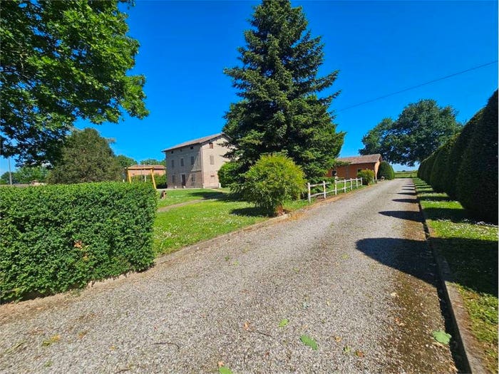 Casa con 6 locali in vendita in Prato, Correggio