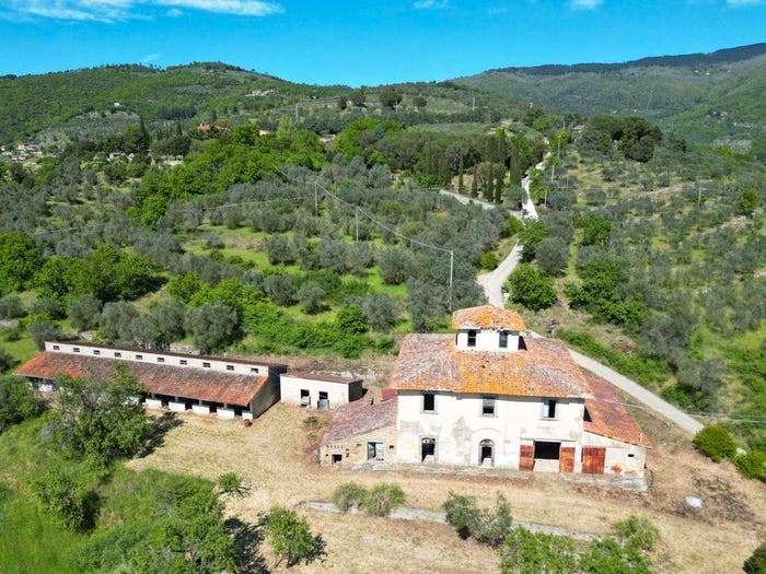 Casa con 6 locali in vendita in Via di Cortona, Centro, Cortona