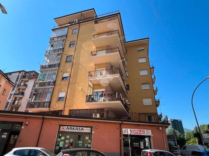 Appartamento quadrilocale in vendita in Via Piave, A Annarumma A Gasperi F Tedesco, Avellino