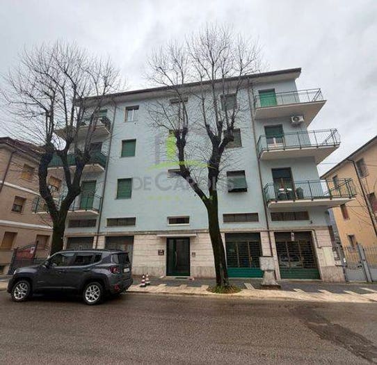 Appartamento con 5 locali in vendita in Via Delle Zeppelle, Ascoli Piceno
