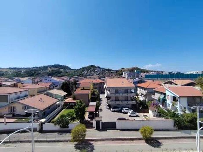 Appartamento trilocale in affitto in Via Tivoli SNC, Villa Verrocchio, Montesilvano