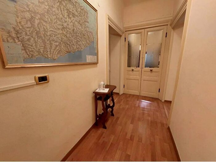 Appartamento con 6 locali in vendita in Via Piave, Porto Vecchio, Sanremo