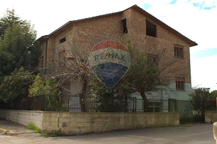 Casa con 9 locali in vendita in Lanciano