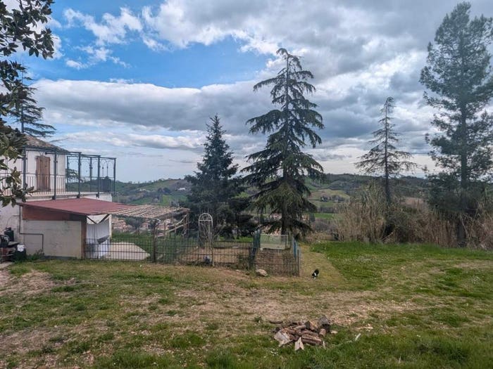 Casa con 6 locali in vendita in Localit  contrada faveto, Ripe San Ginesio