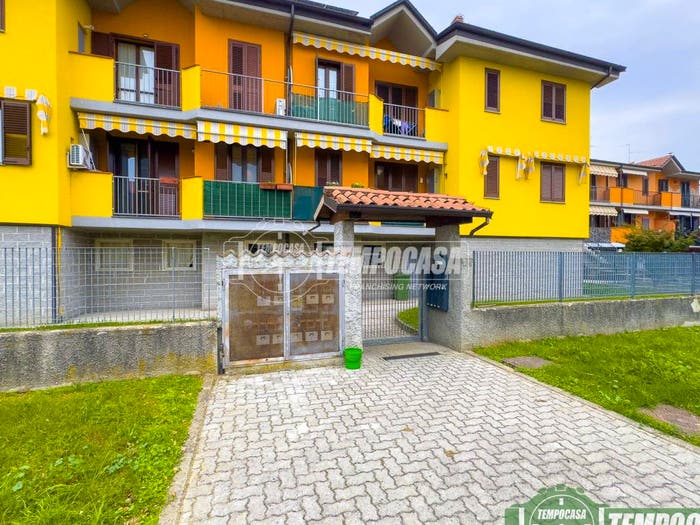 Appartamento trilocale in vendita in Via Papa Giovanni Paolo II, Casaletto Lodigiano