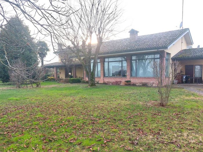 Casa con 5 locali in vendita in Vigatto, Parma