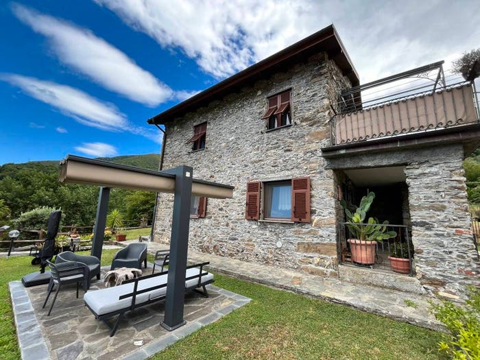 Casa con 5 locali in vendita in Via Casareggio, Moconesi