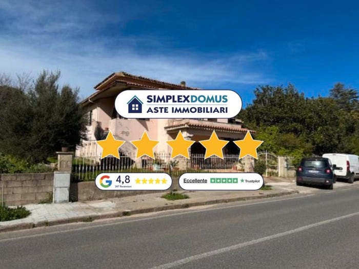 Casa con 6 locali in vendita in Via Tempio, Calangianus