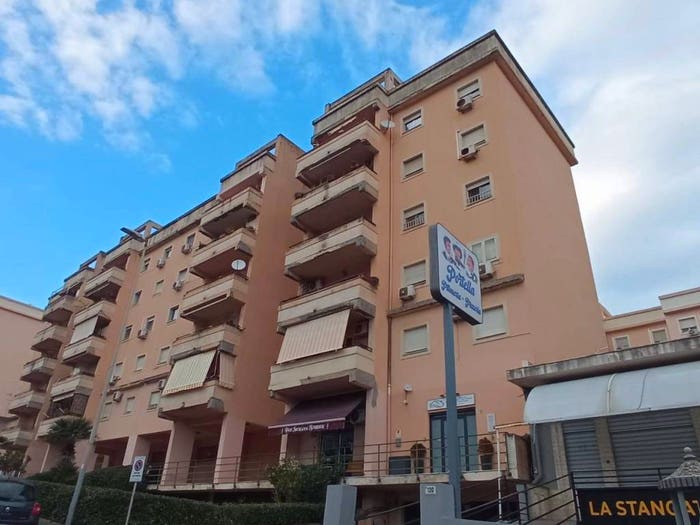 Appartamento quadrilocale in vendita in Viale Giostra, Giostra, Messina