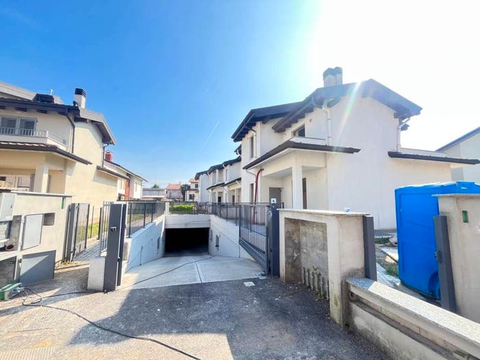 Casa trilocale in vendita in Corso Europa, Castel Rozzone