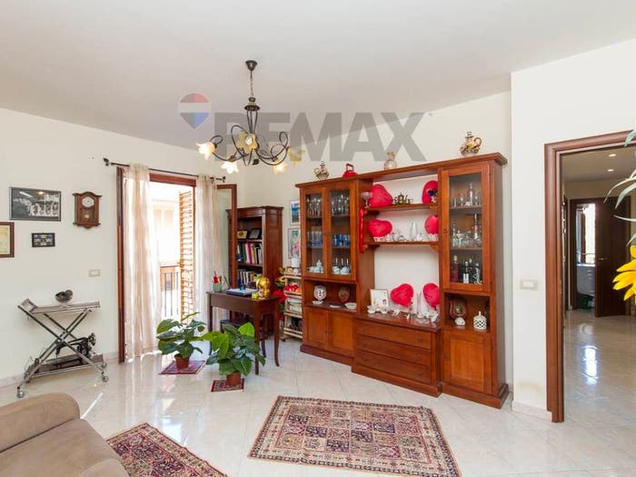 Appartamento quadrilocale in vendita in Via Giuseppe Leonardi, Centro, Aci Catena