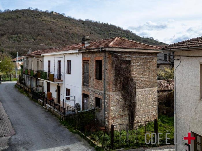 Casa bilocale in vendita in Via Borgo, Rieti