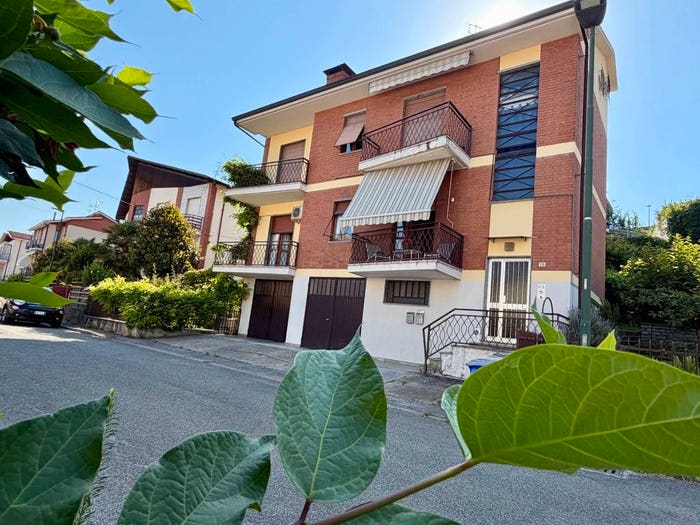 Appartamento con 5 locali in vendita in Strada Vedetta, Corso Langhe Moretta Corso Cortemilia, Alba