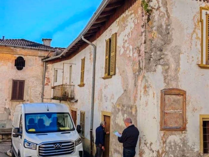 Appartamento quadrilocale in vendita in Via Libertà Casalzuigno VA, Centro, Casalzuigno