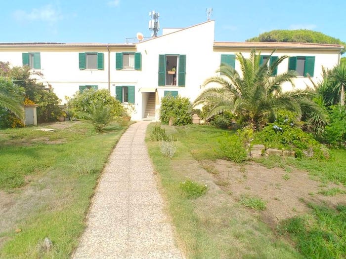 Casa con 6 locali in vendita in Via Provinciale di Giannella, Giannella, Orbetello