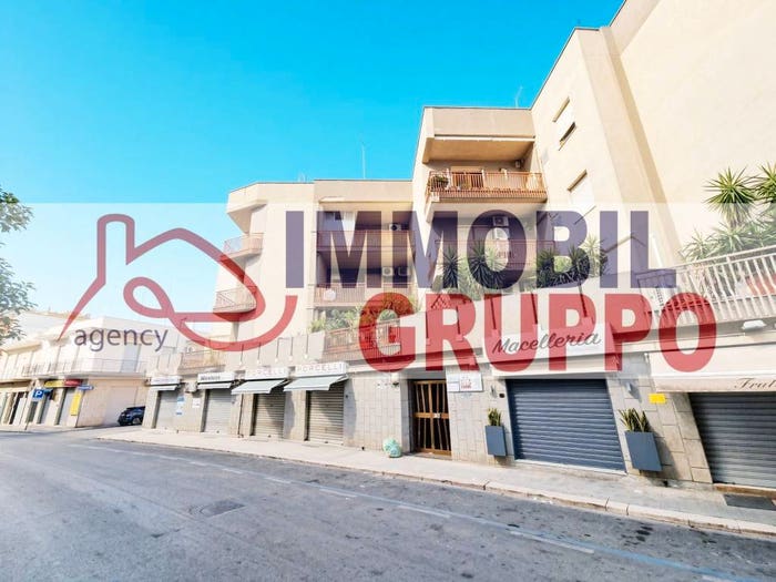 Appartamento trilocale in vendita in Via Monte Grappa, Ospedale, Andria