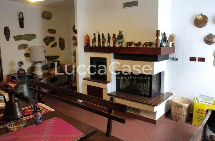 Casa con 6 locali in vendita in Via Papa Giovanni XXIII, Centro, Barga