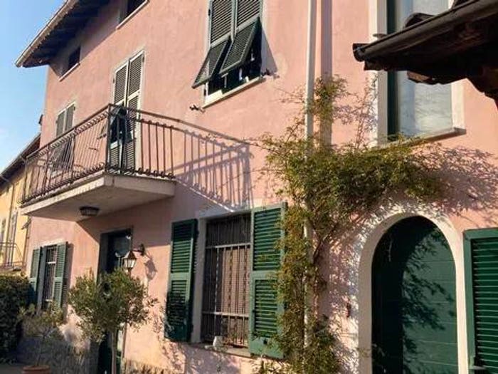 Casa con 6 locali in vendita in Via Dante Alighieri, Pasturana