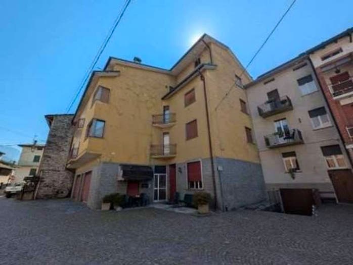 Appartamento con 6 locali in vendita in Via Selvetta, Forcola