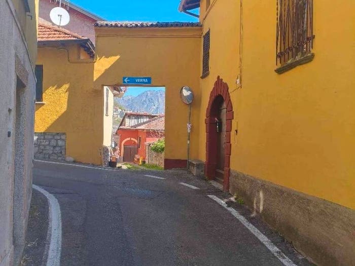 Appartamento con 6 locali in vendita in Frazione Ramponio Via Lanfranconi Alta Valle Intelvi CO, Ramponio Verna, Alta Valle Intelvi