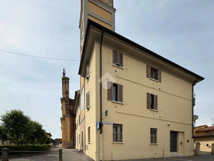 Casa con 6 locali in vendita in Via S Michele, Milzano