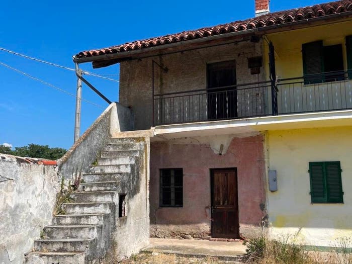 Casa bilocale in vendita in Via Sant'Alessio, Busca