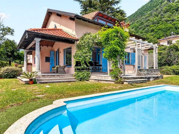 Casa con 6 locali in vendita in via Capiria, Caslino d'Erba