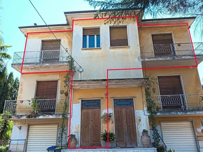 Appartamento con 6 locali in vendita in Via Monte Adamello, Viale Firenze Paciana, Foligno