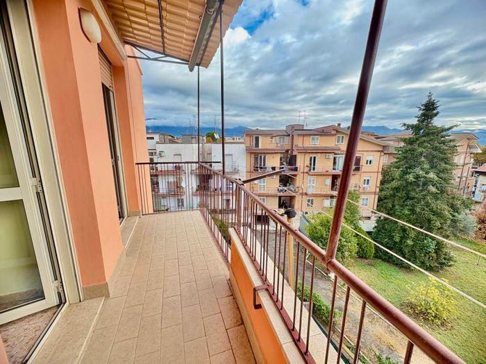 Appartamento con 5 locali in vendita in Via Carlo Del Prete, Centro, Guidonia Montecelio