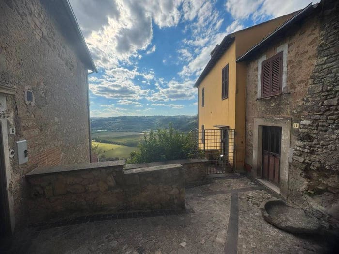 Appartamento bilocale in vendita in Via della Libertà, Torrita Tiberina