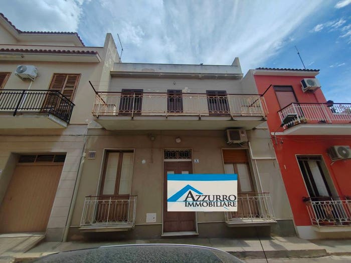 Casa quadrilocale in vendita in Via Gaetano Donizetti, Centro, Avola