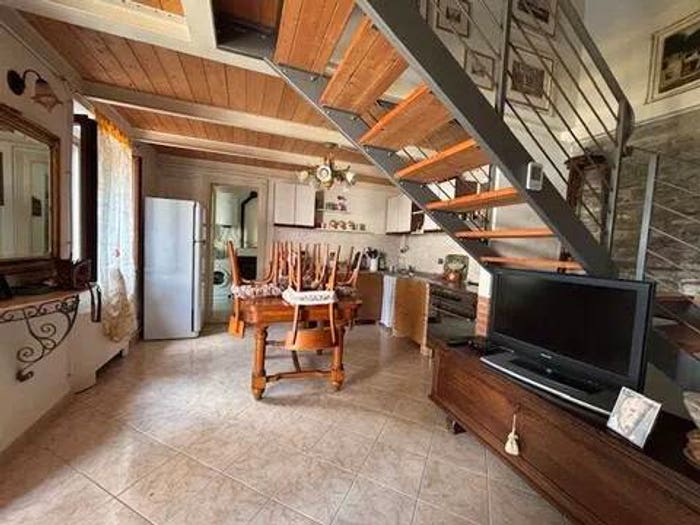 Casa con 5 locali in vendita in Ferriere