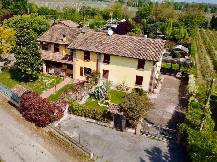 Casa con 5 locali in vendita in Via Viazzola Borgazzo, Novellara