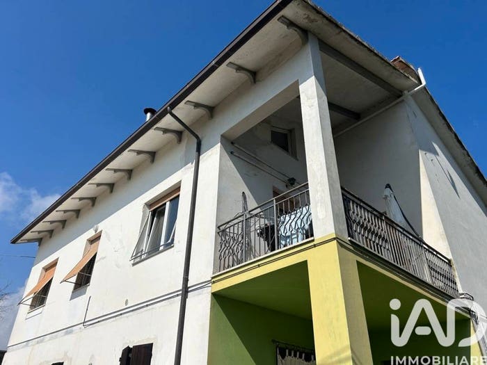Appartamento con 6 locali in vendita in via monte san martino, Montecosaro