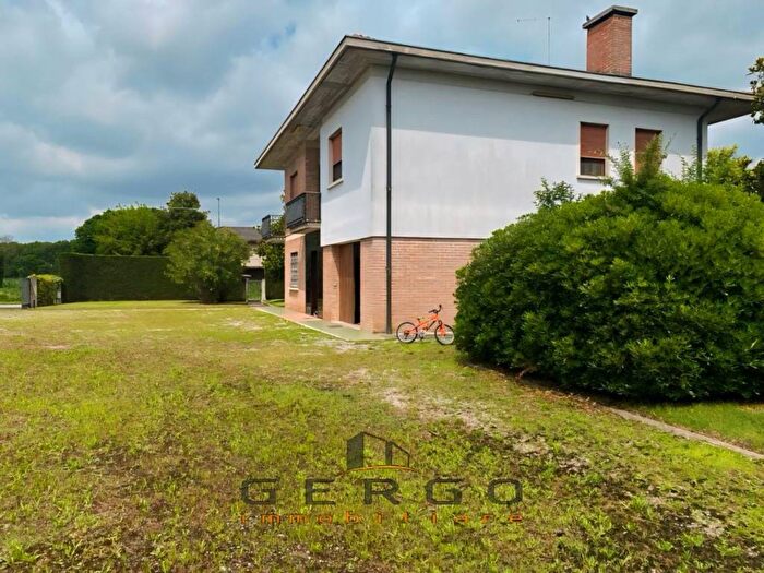 Casa con 6 locali in vendita in Via Silvio Pellico, Piombino Dese