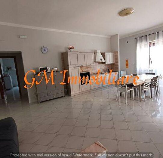 Casa con 6 locali in vendita in Casagiove