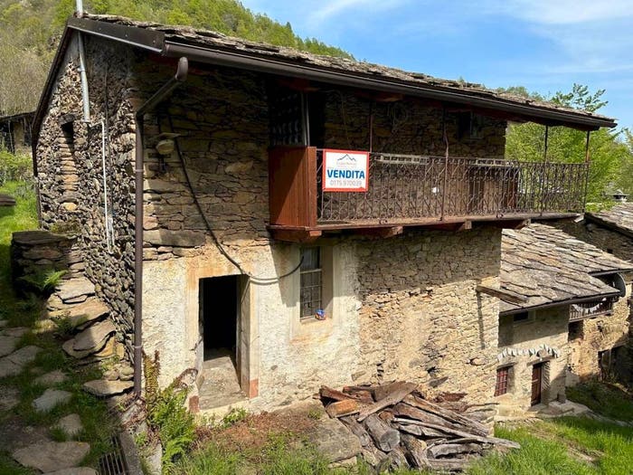 Casa bilocale in vendita in Borgata Chiaronto Snc, Frassino
