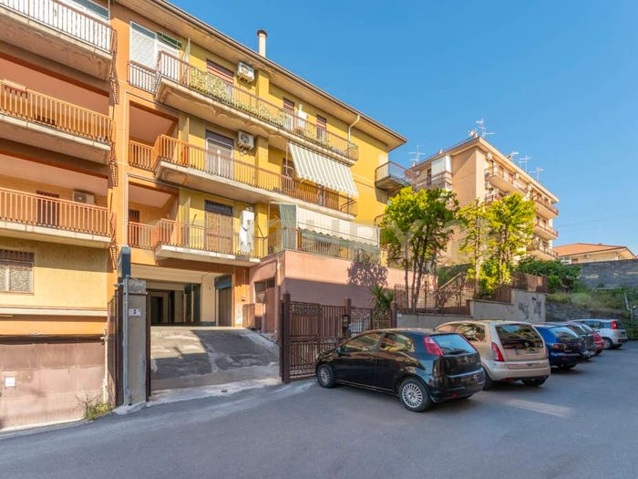Appartamento quadrilocale in vendita in Via Jacopo Vignerio, Barriera Leucatia, Catania