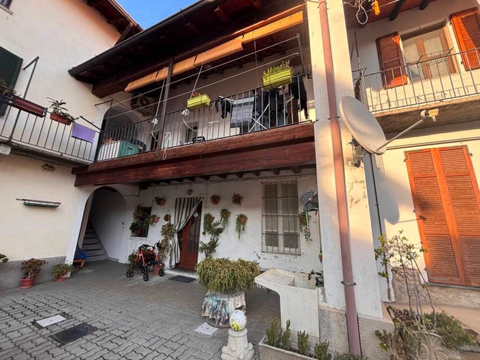 Appartamento trilocale in vendita in Via F Rusca, Villa Guardia