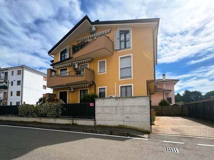 Appartamento bilocale in vendita in Via Santa Caterina da Siena, Rogorotto, Arluno