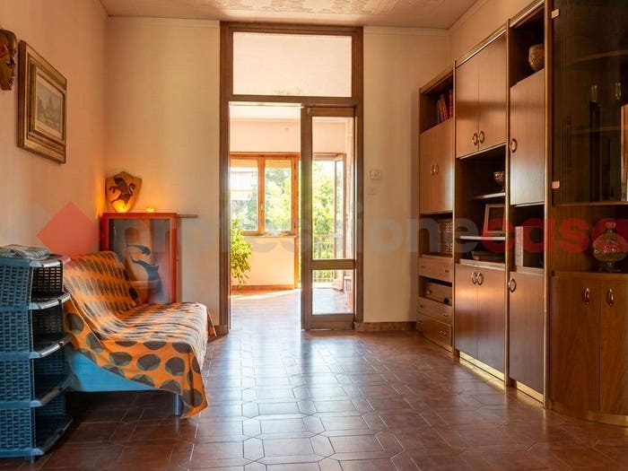 Appartamento trilocale in vendita in VIA BORLETTI, Piscina