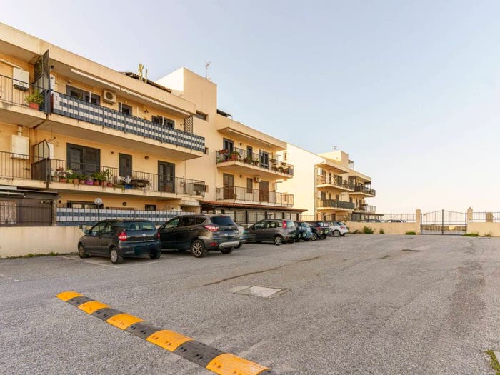 Appartamento con 6 locali in vendita in Via Archimede Sperone, Faro Superiore Sperone, Messina