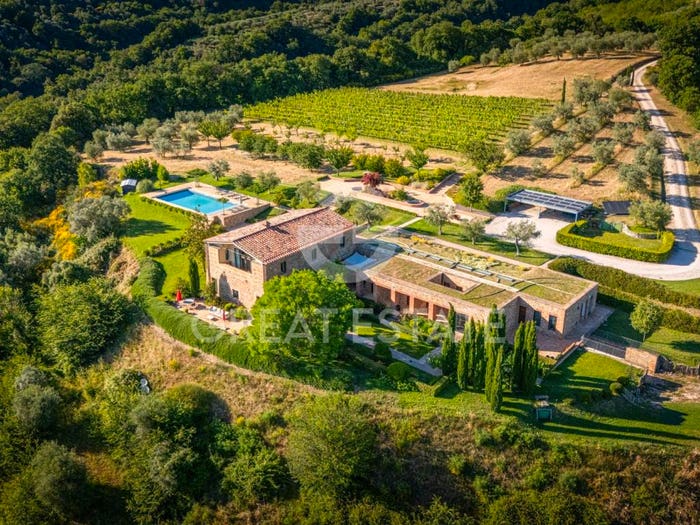 Casa con 6 locali in vendita in Città della Pieve